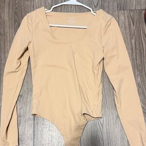 nuuds Long-Sleeve Scoop Neck Bodysuit in Oat
